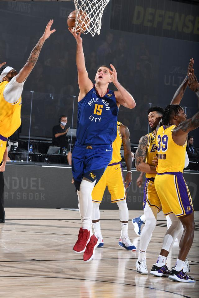 穆古鲁扎关键节点连败，快船带队取胜！的简单介绍